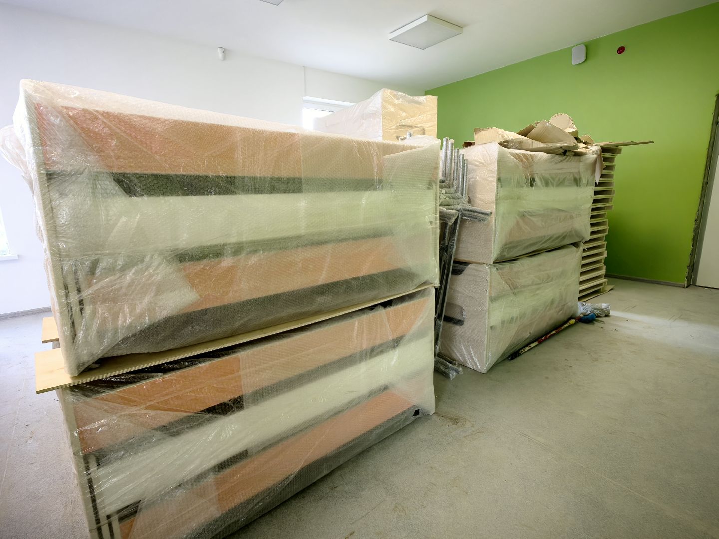 строительство, детский сад, благоустройство территории, озеленение, помещения, мебель, игровая комната, госпрограмма,