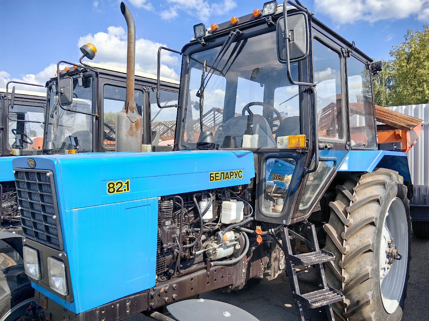 специализированный транспорт, техника, уборочные машины, площадка для хранения техники, МБУ Служба содержания и благоустройства территорий, автопарк,