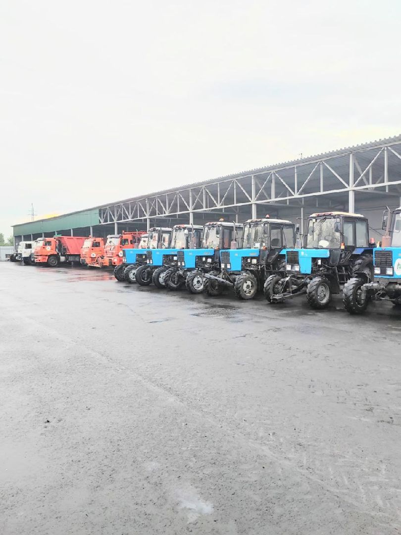 специализированный транспорт, техника, уборочные машины, площадка для хранения техники, МБУ Служба содержания и благоустройства территорий, автопарк,