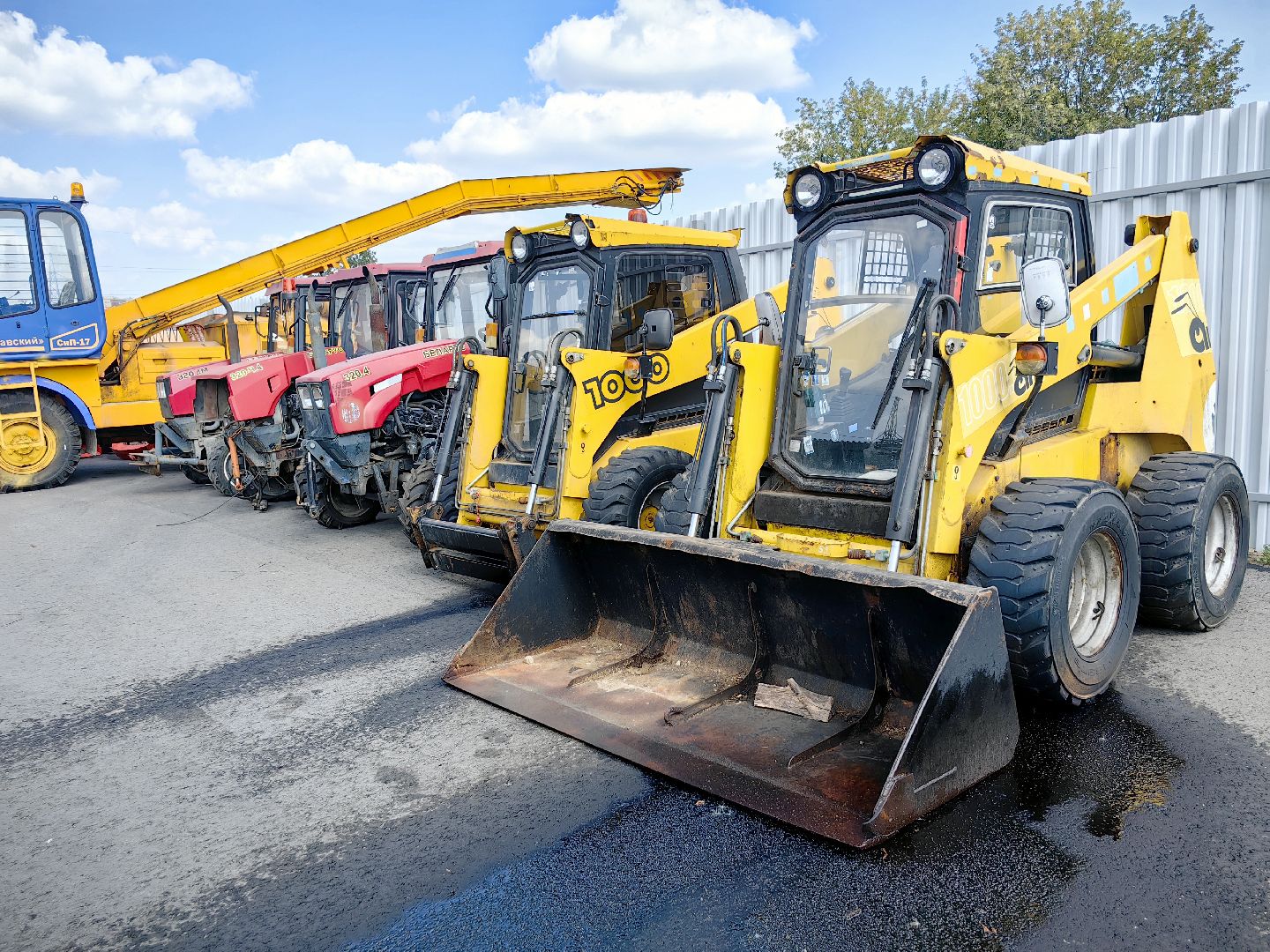 специализированный транспорт, техника, уборочные машины, площадка для хранения техники, МБУ Служба содержания и благоустройства территорий, автопарк,