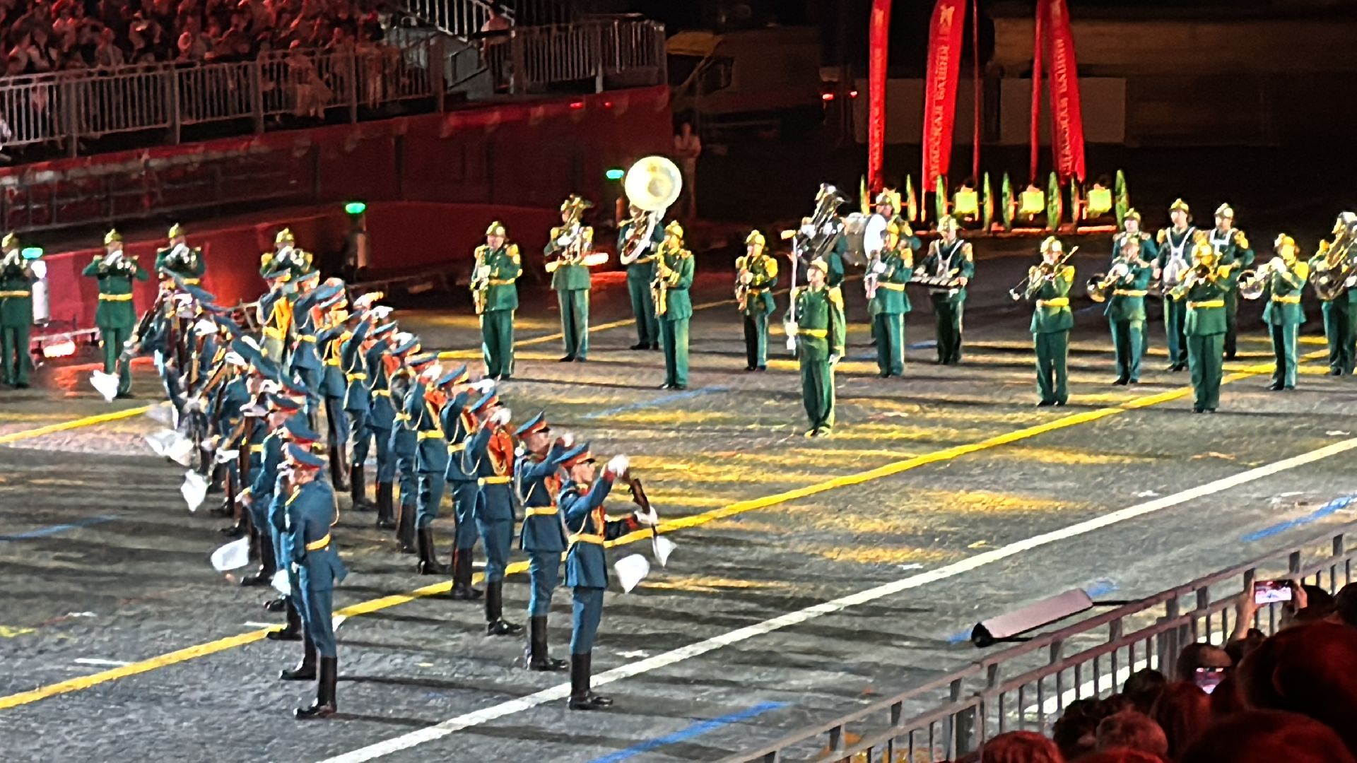 Одинцово, Марш Арктика, Спасская башня,