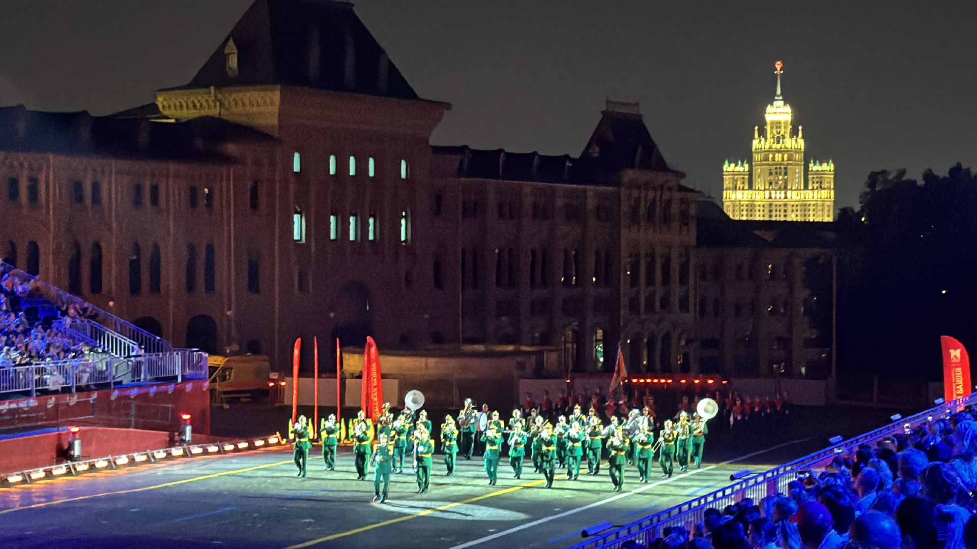 Одинцово, Марш Арктика, Спасская башня,