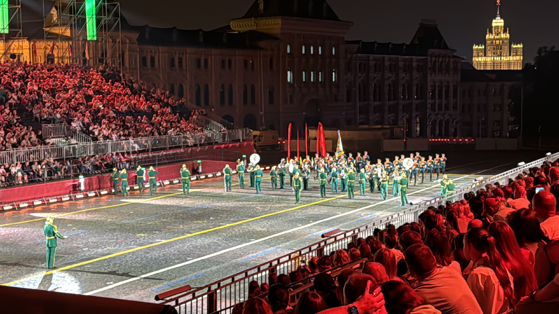 Одинцово, Марш Арктика, Спасская башня,