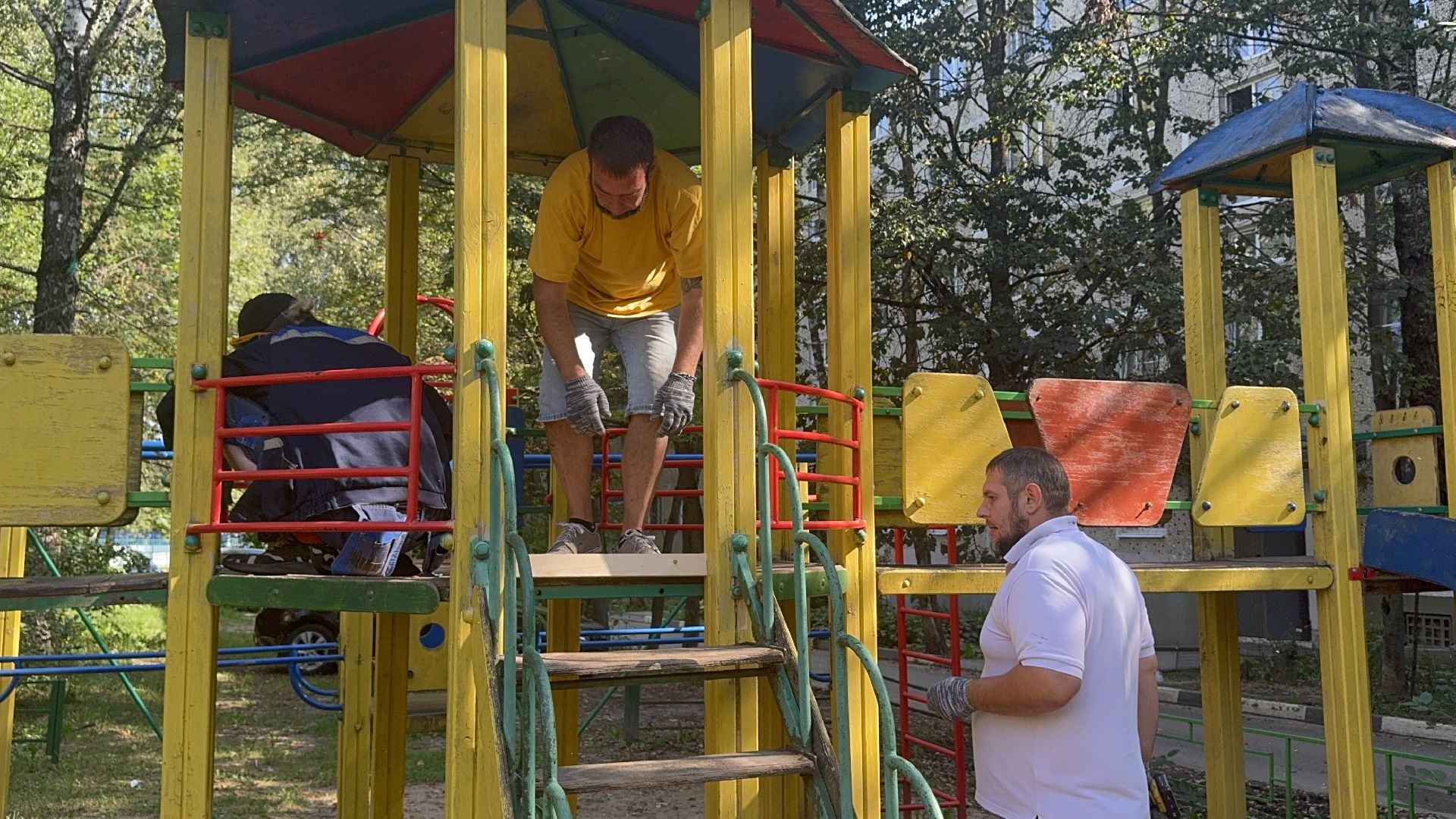 Солнечногорск, ремонт площадки, жители, Рабочие, игровая площадка,