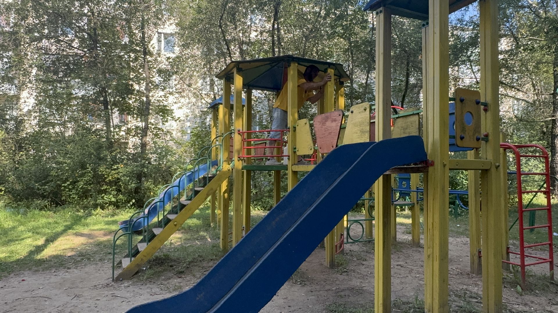 Солнечногорск, ремонт площадки, жители, Рабочие, игровая площадка,