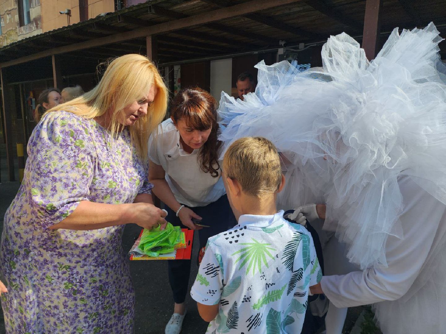 можайск, можайский городской округ, подмосковье, портфель первокласснику, губернатор, поддержка губернатора, малообеспеченные семьи, школьный рюкзак, школа, учебный год, социальная поддержка,