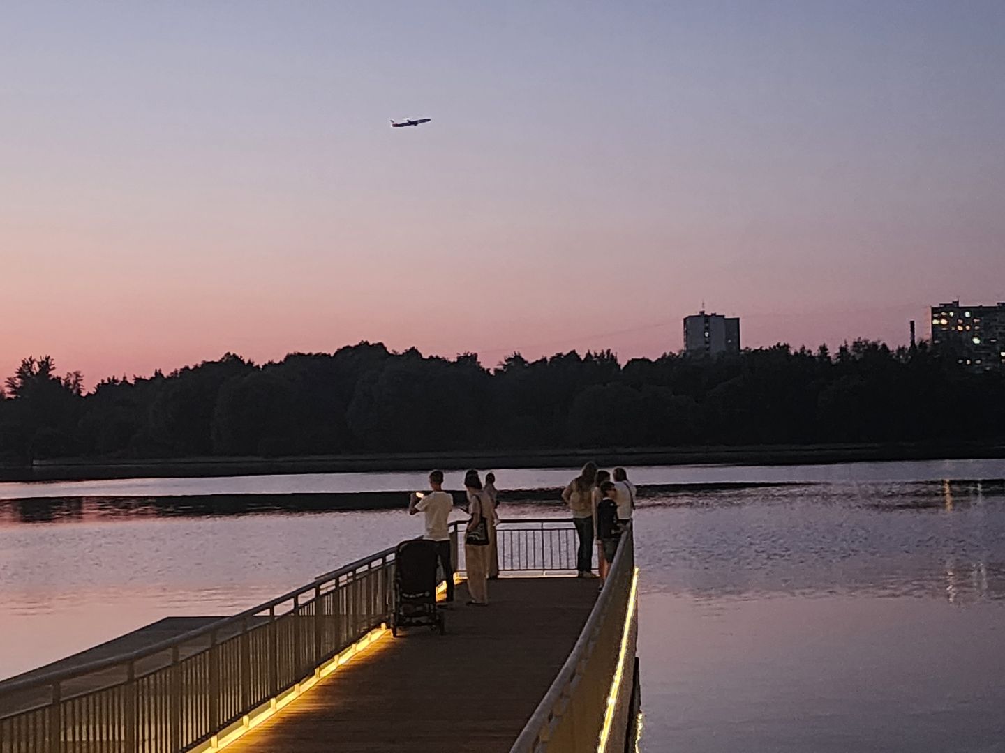 долгопрудный, котовский залив, котовские моржи, набережная, ночное освещение,