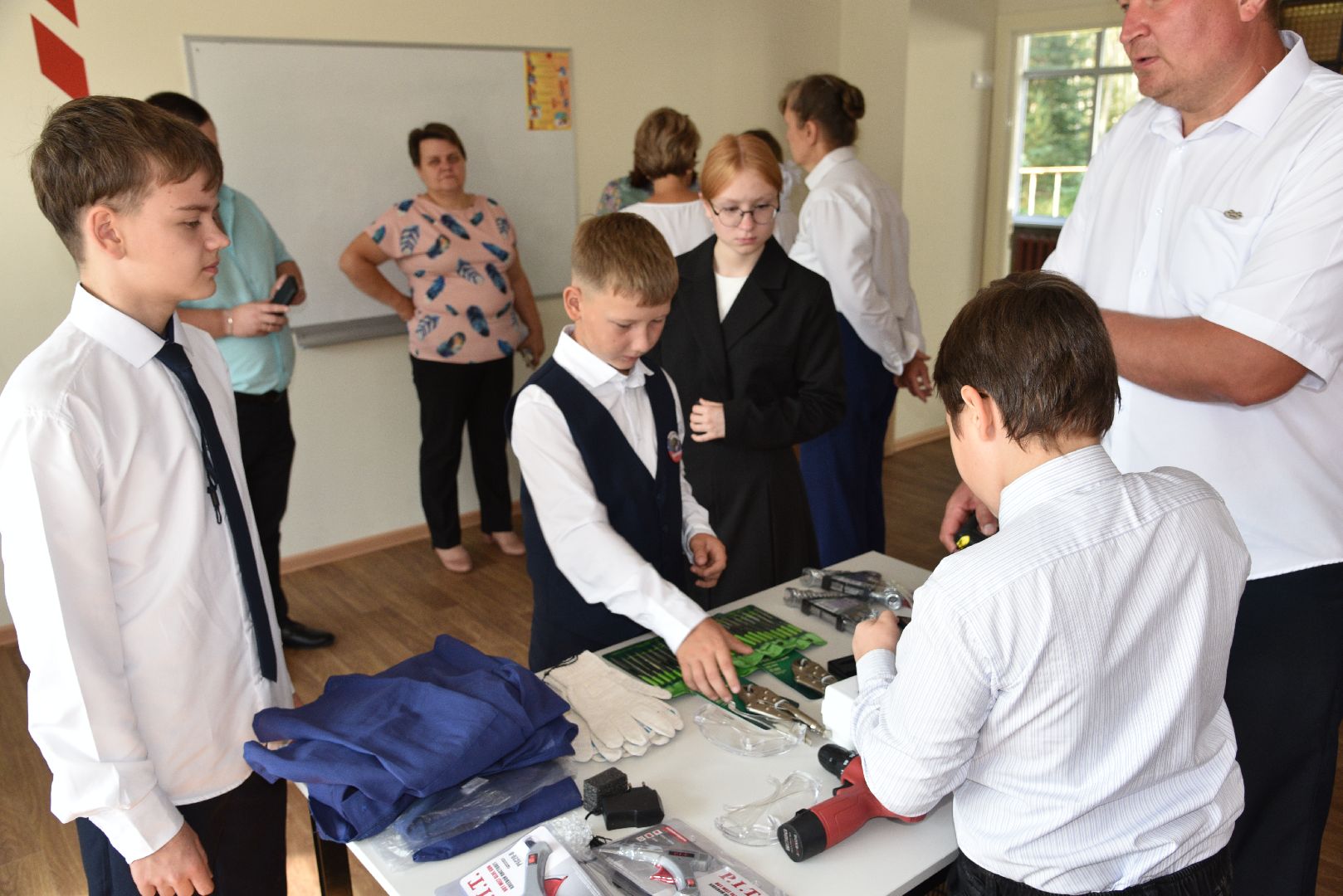 лотошино, микулино, микулинская гимназия, беспилотники, образование, национальный проект,