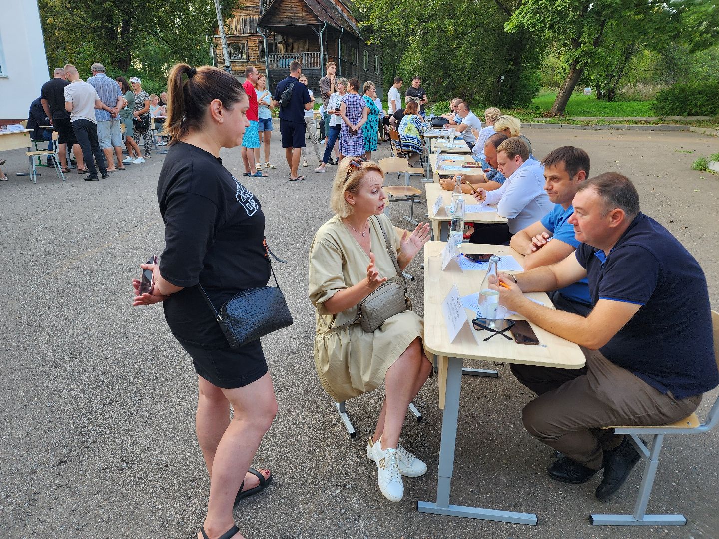 Чехов, микрорайон Ровки, выездная администрация, встреча с жителями, обращения жителей, деревня Игумново, река Лопасня, загрязнение реки, очистка водоема, экология и природопользование,
