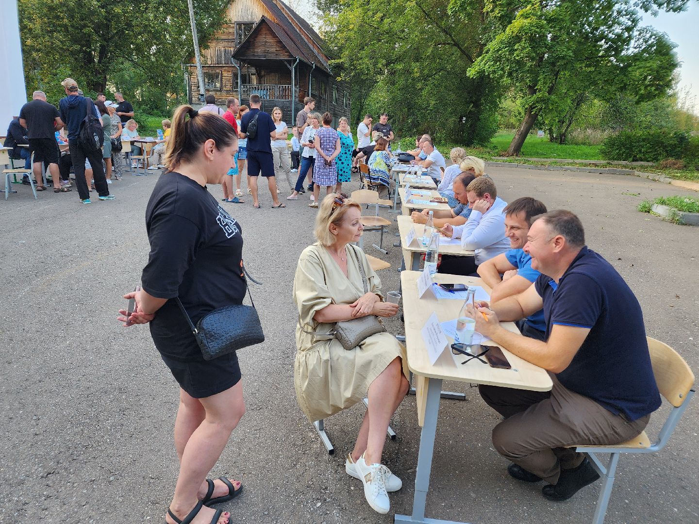 Чехов, микрорайон Ровки, выездная администрация, встреча с жителями, обращения жителей, деревня Игумново, река Лопасня, загрязнение реки, очистка водоема, экология и природопользование,