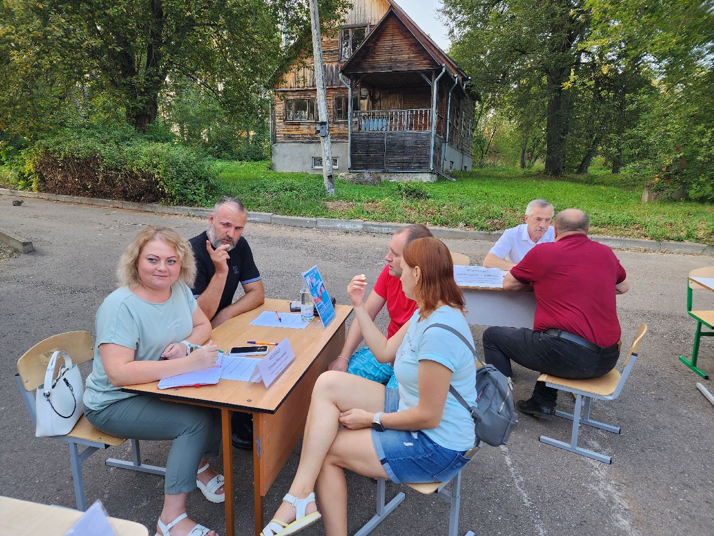 Чехов, микрорайон Ровки, выездная администрация, встреча с жителями, обращения жителей, деревня Игумново, река Лопасня, загрязнение реки, очистка водоема, экология и природопользование,