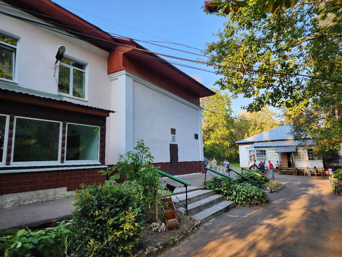 Чехов, микрорайон Ровки, выездная администрация, встреча с жителями, обращения граждан, медицина, здравоохранение, льготные лекарства, лечебные препараты, врач онколог, запись к врачу,