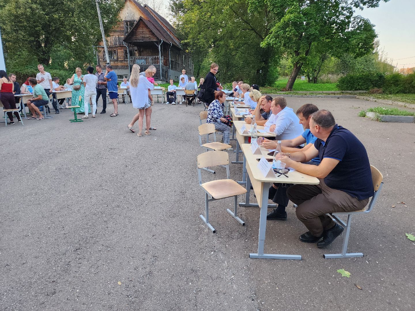 Чехов, микрорайон Ровки, выездная администрация, встреча с жителями, обращения граждан, медицина, здравоохранение, льготные лекарства, лечебные препараты, врач онколог, запись к врачу,