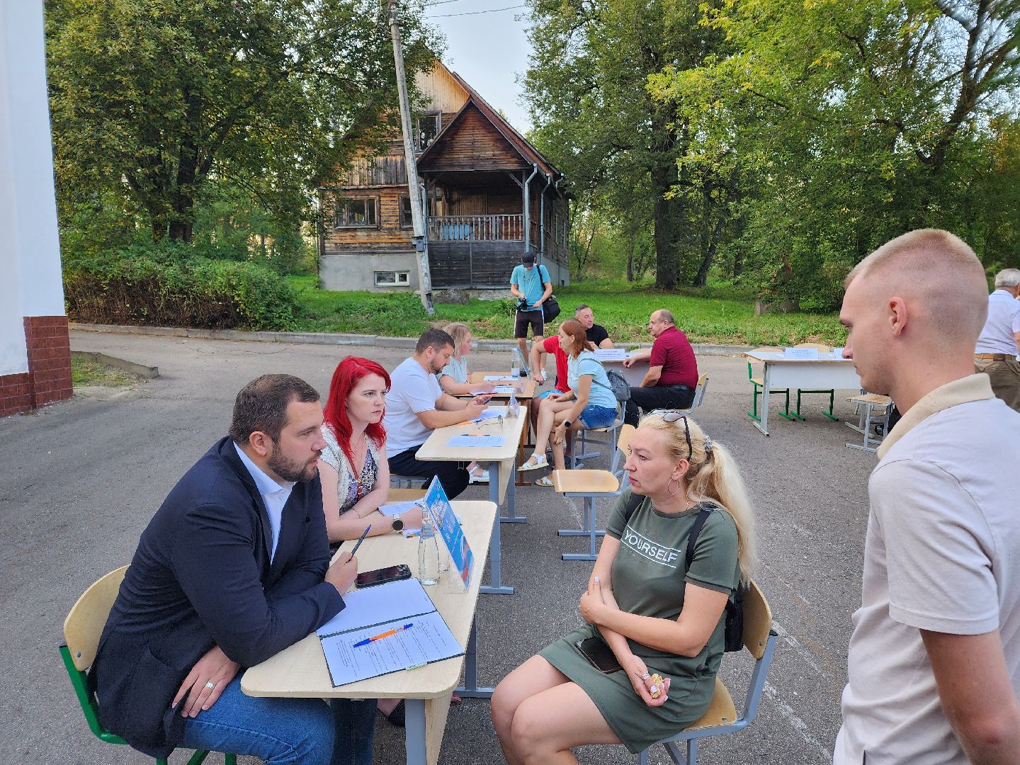 Чехов, микрорайон Ровки, выездная администрация, встреча с жителями, обращения граждан, медицина, здравоохранение, льготные лекарства, лечебные препараты, врач онколог, запись к врачу,