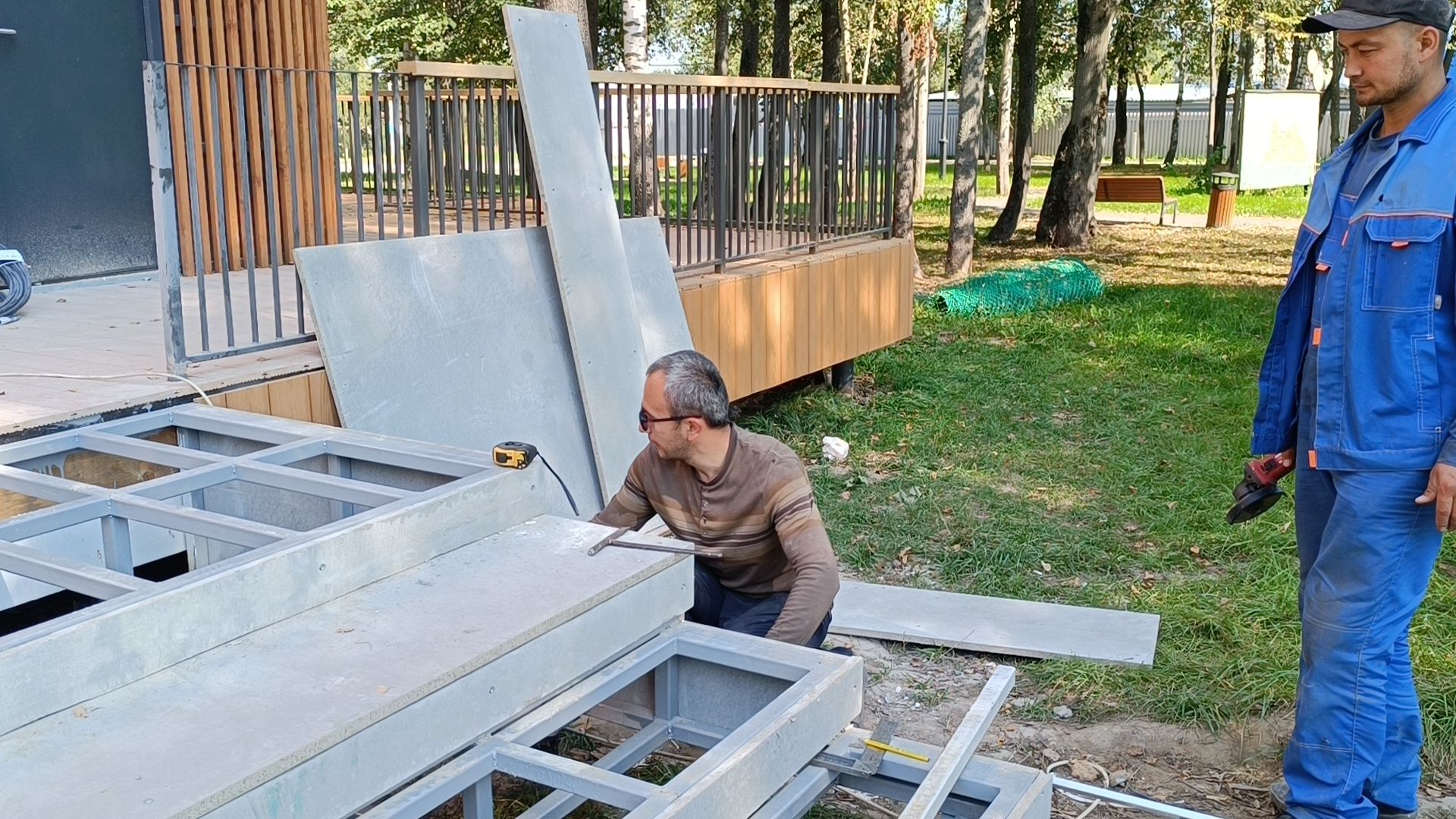 парк, лобня, раздевалка,