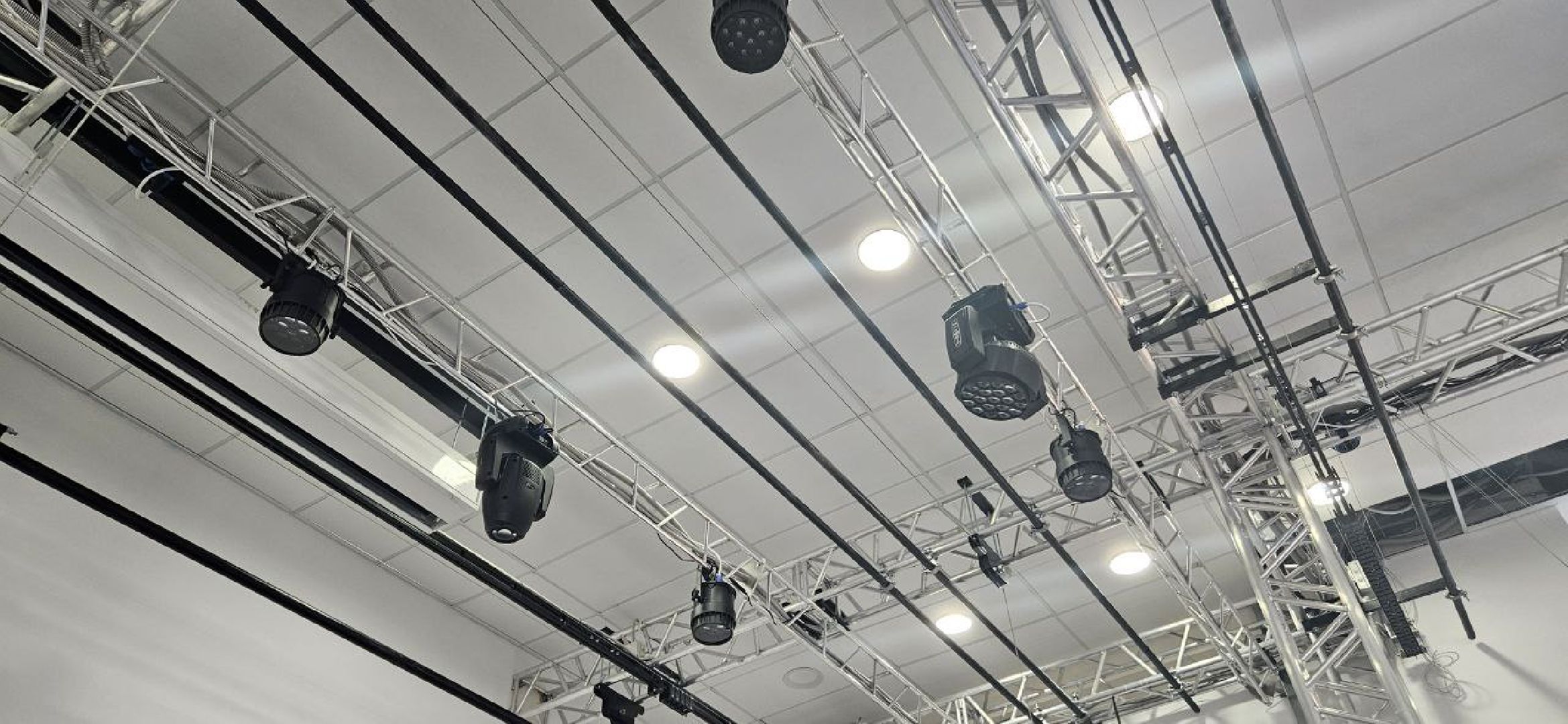 новая школа, школьный театр, оборудование,