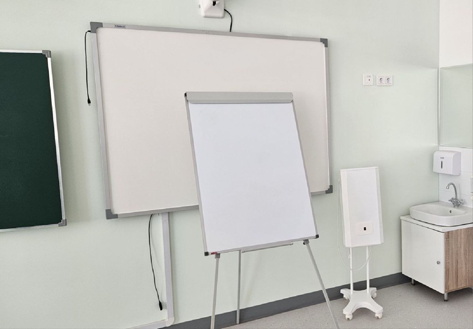 новая школа, школьный театр, оборудование,