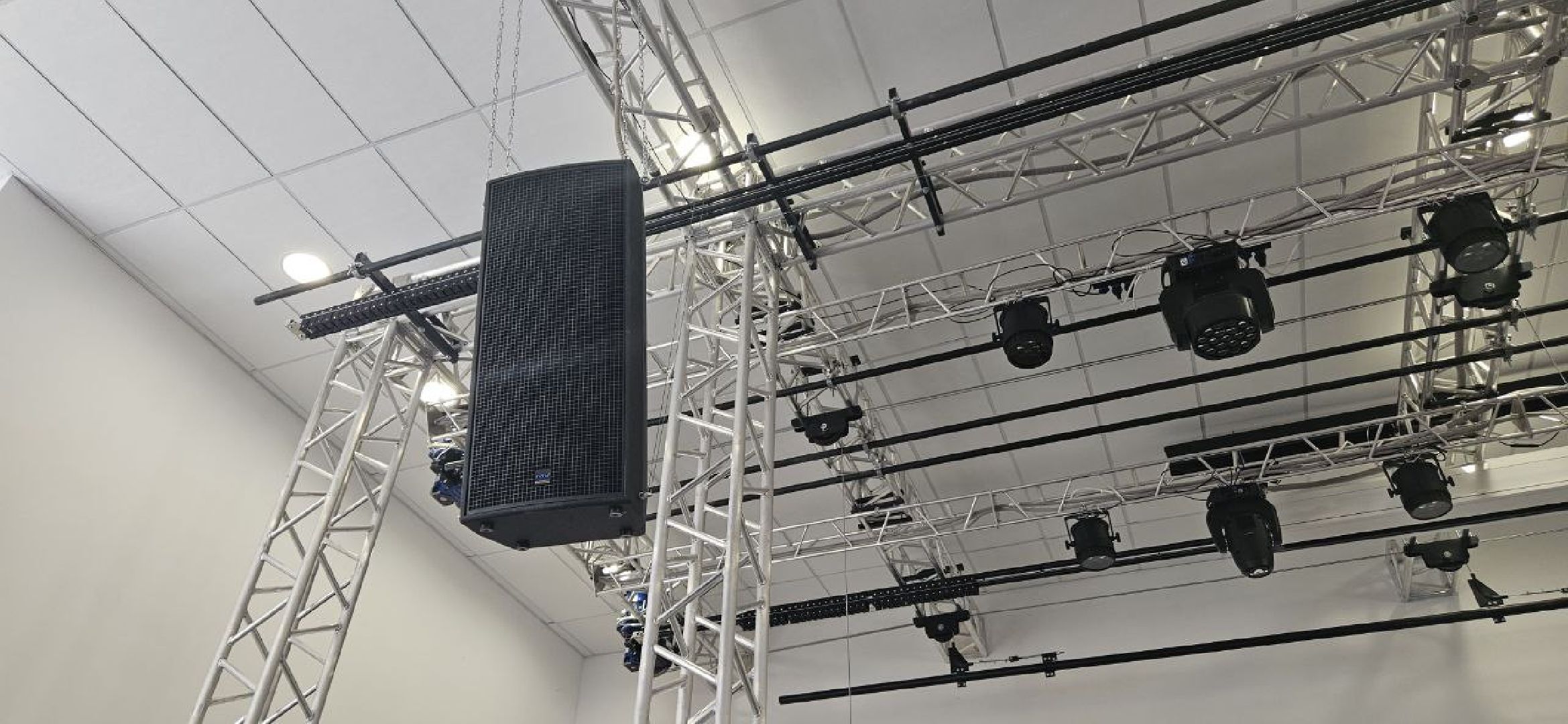 новая школа, школьный театр, оборудование,