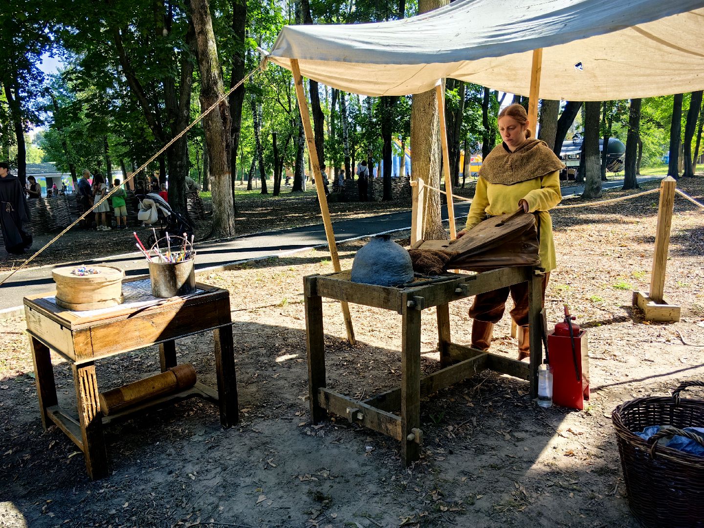 кинопоказ, фестиваль Русской культуры, ТРАДИЦИИ, мини-зоопарк с животными, фотозоны, Роспись по дереву,