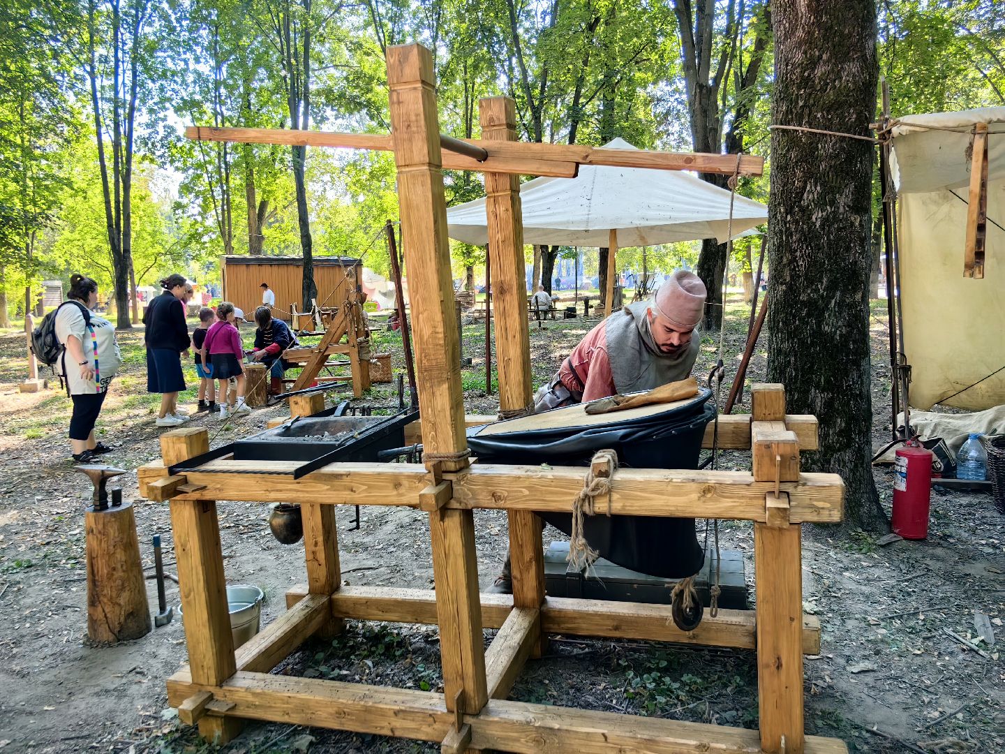 кинопоказ, фестиваль Русской культуры, ТРАДИЦИИ, мини-зоопарк с животными, фотозоны, Роспись по дереву,