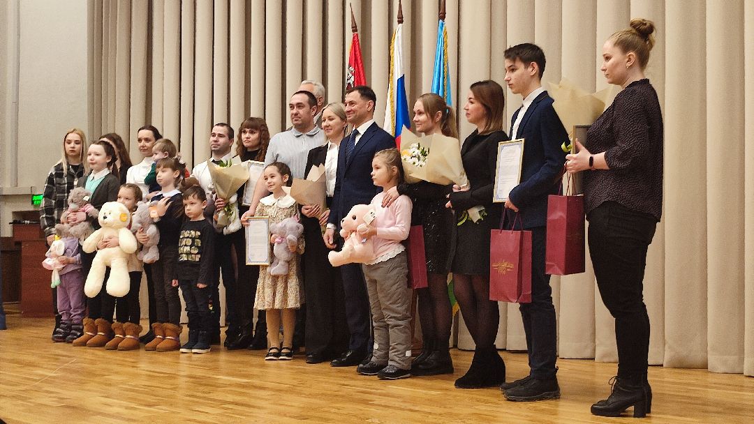 Кашира, общество