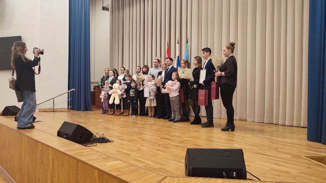 Кашира, общество