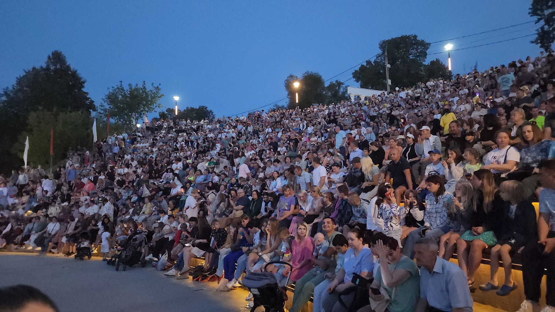 долгопрудный, день города 2024, поющие фонтаны, котовский залив, лазерное шоу,