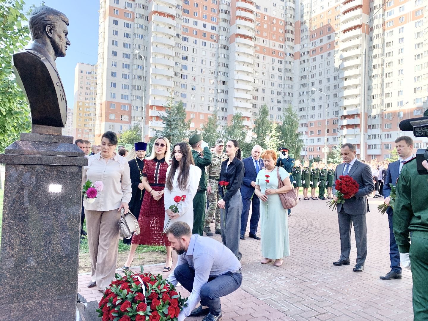 Балашиха, Подмосковье, Памятники, Герои РФ, участники сво, школы, День знаний,