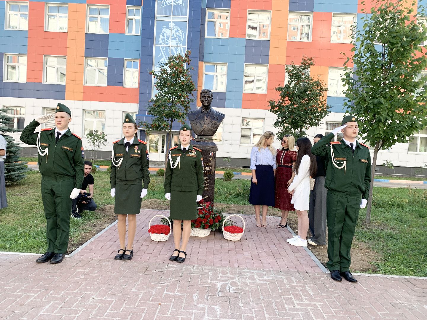 Балашиха, Подмосковье, Памятники, Герои РФ, участники сво, школы, День знаний,