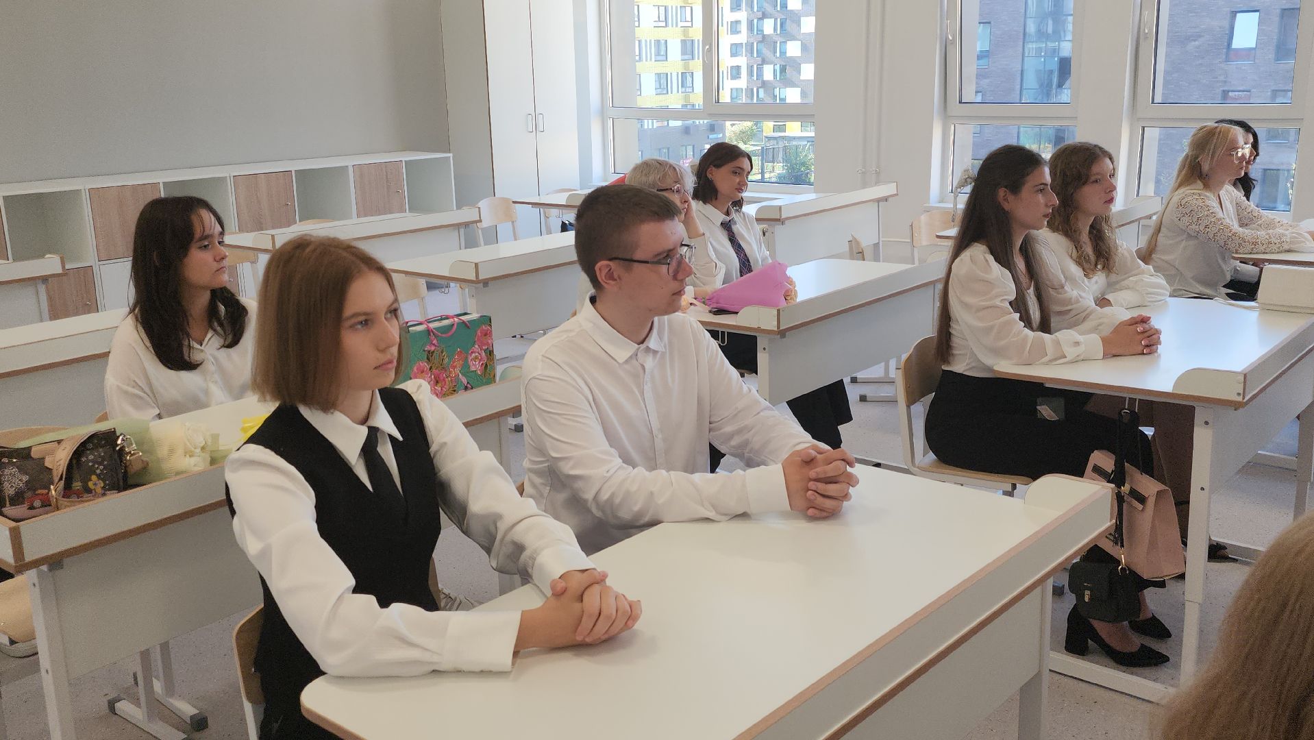 новый корпус, первый звонок, выпускные экзамены, мытищи,