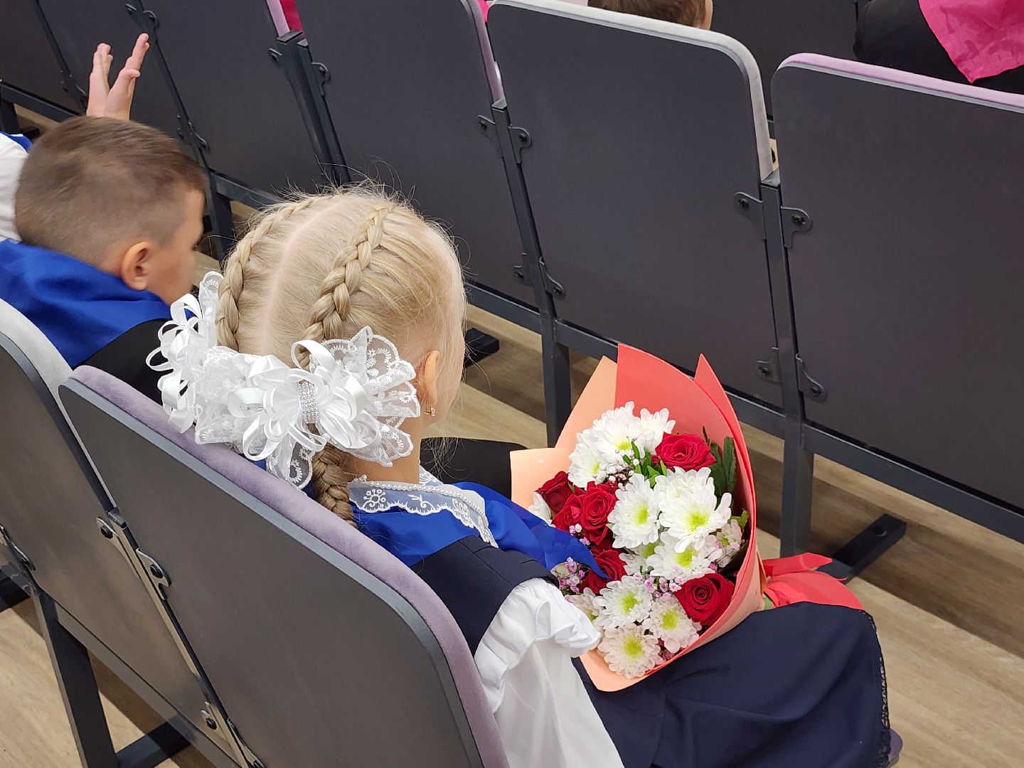 новый корпус, первый звонок, выпускные экзамены, мытищи,