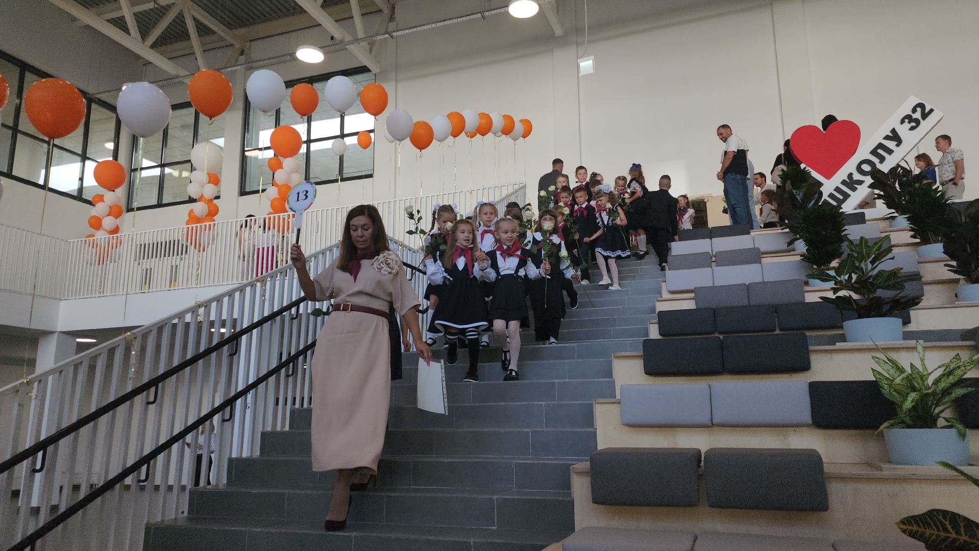 новый корпус, первый звонок, выпускные экзамены, мытищи,