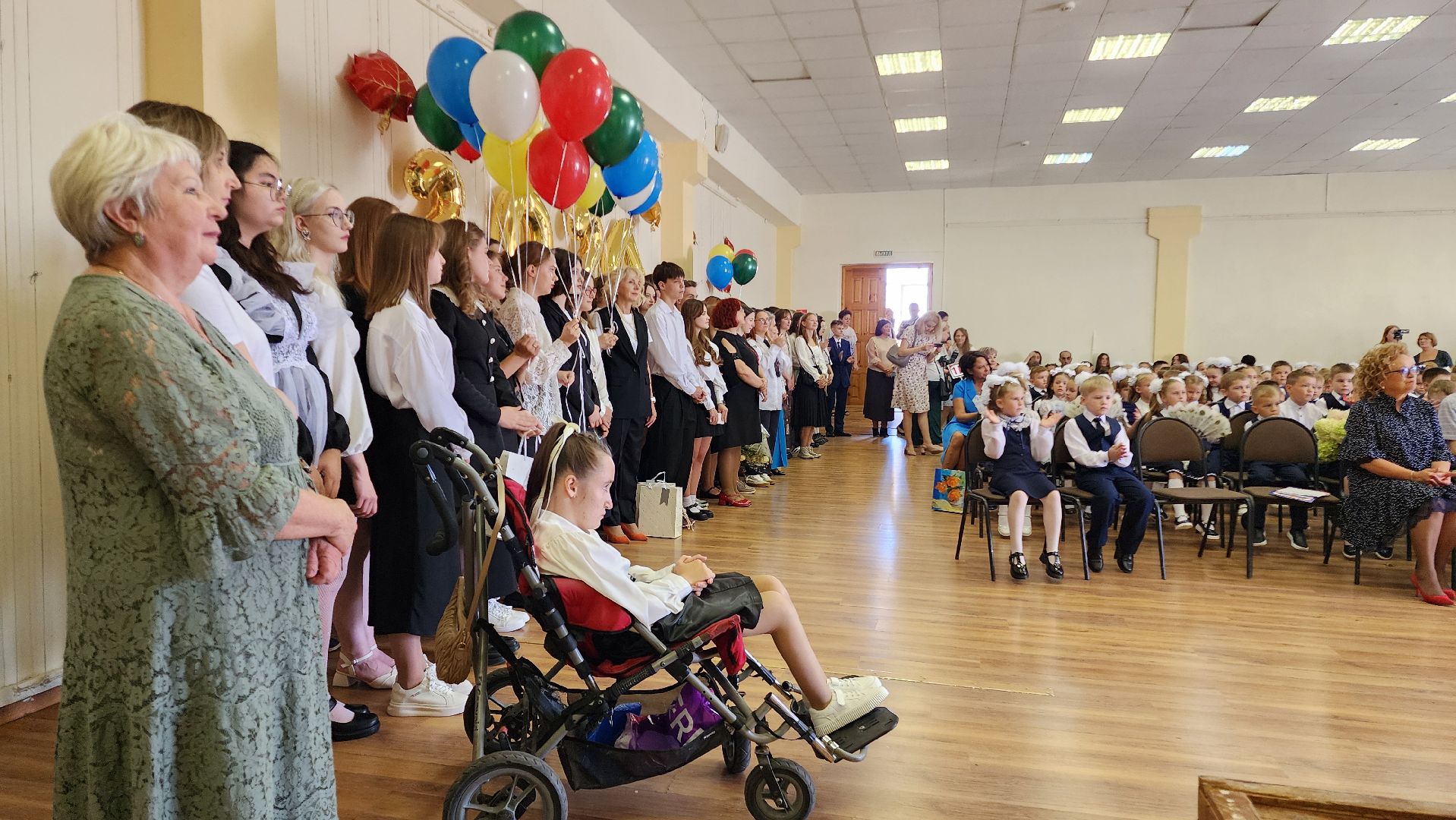 Бронницы, День знаний, торжественная линейка, Первоклассники, День знаний в школе,