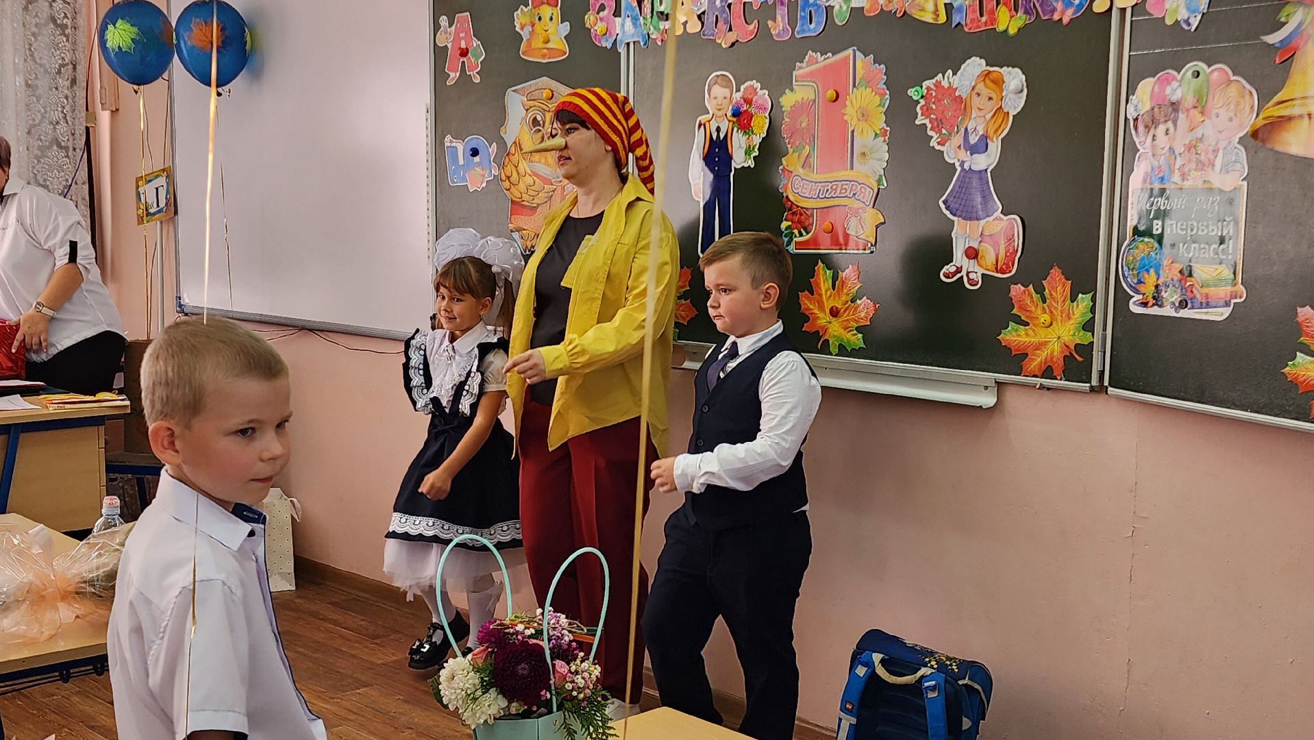 Бронницы, День знаний, торжественная линейка, Первоклассники, День знаний в школе,