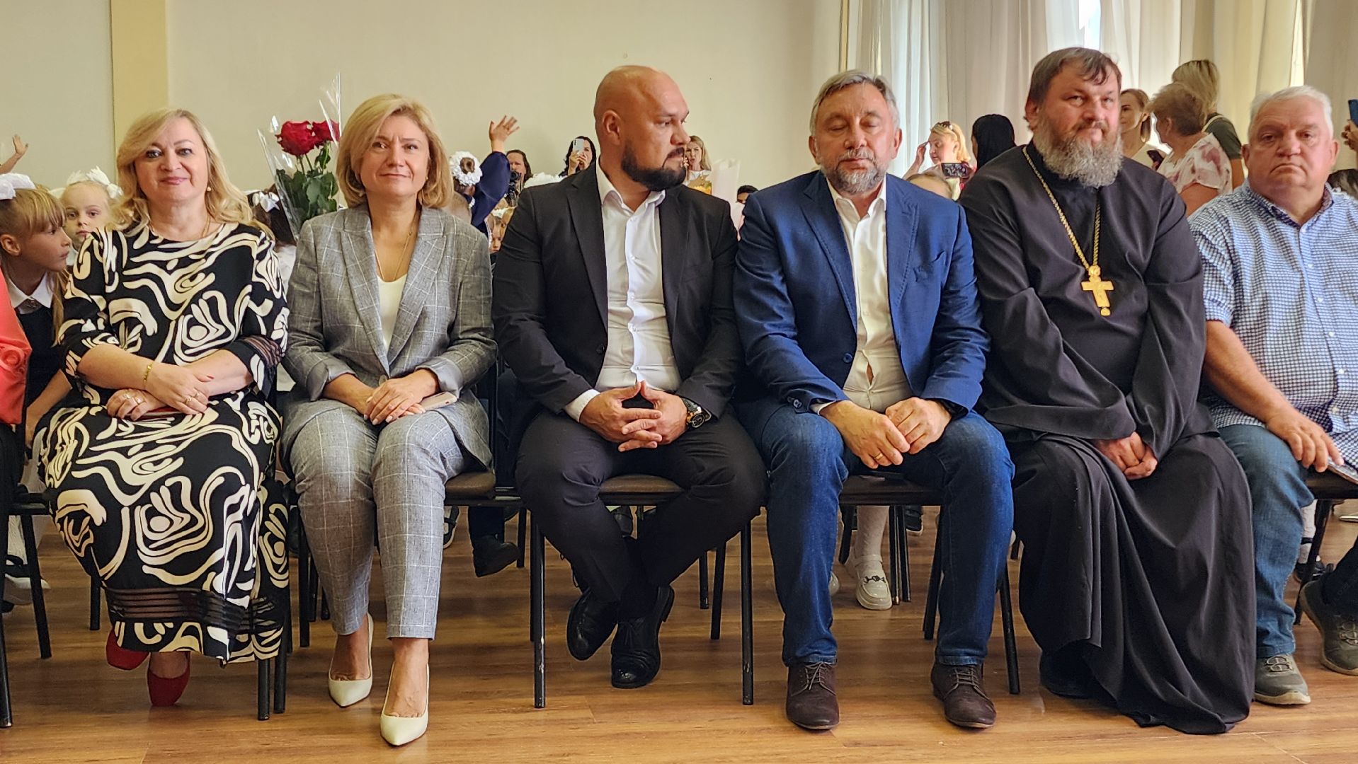 Бронницы, День знаний, торжественная линейка, Первоклассники, День знаний в школе,