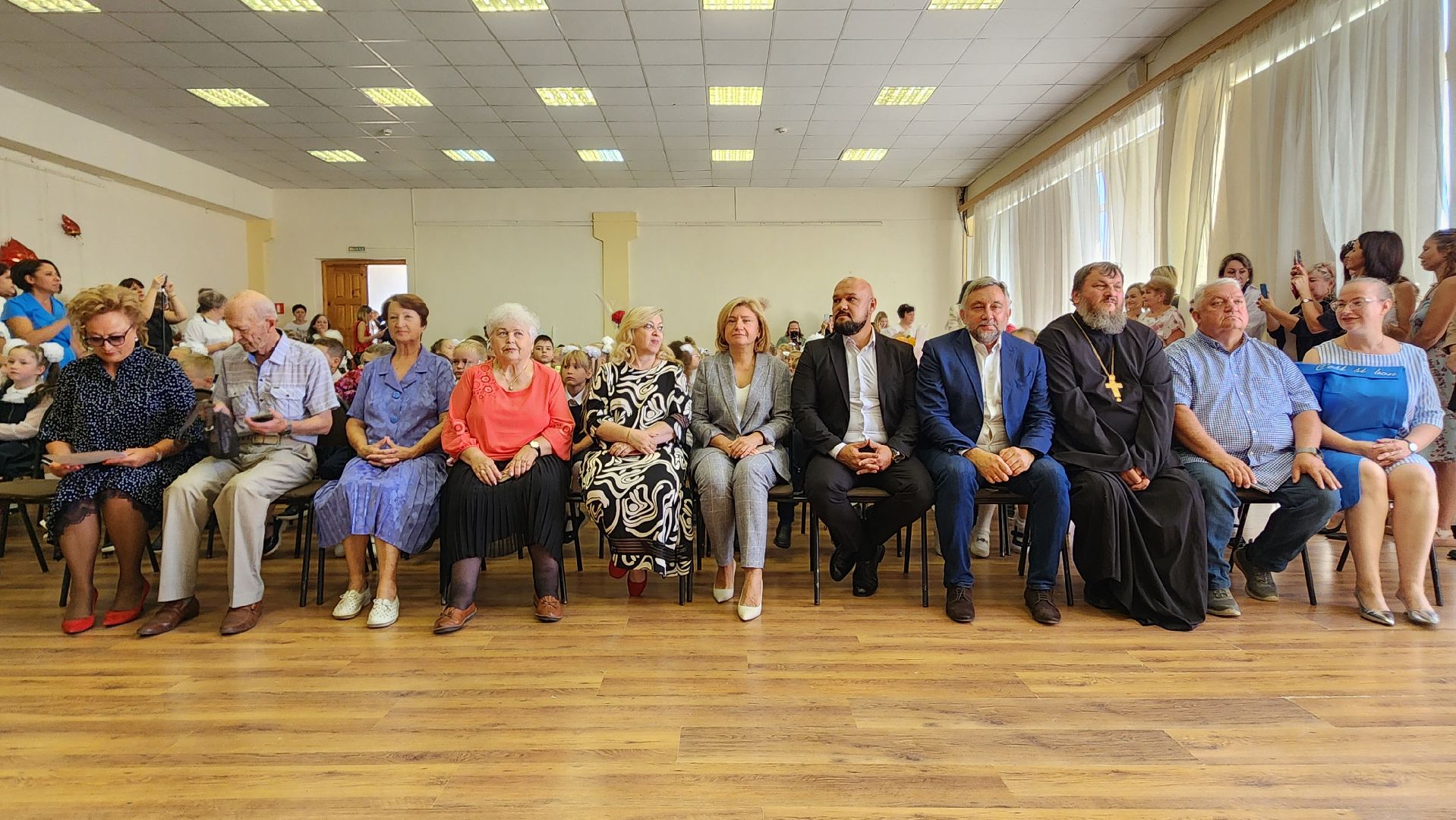 Бронницы, День знаний, торжественная линейка, Первоклассники, День знаний в школе,