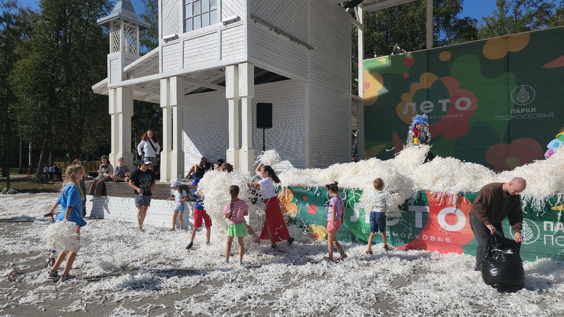 пушкино, центральный парк, детский праздник, день знаний, шоу, театральная зарядка, первоклассники,
