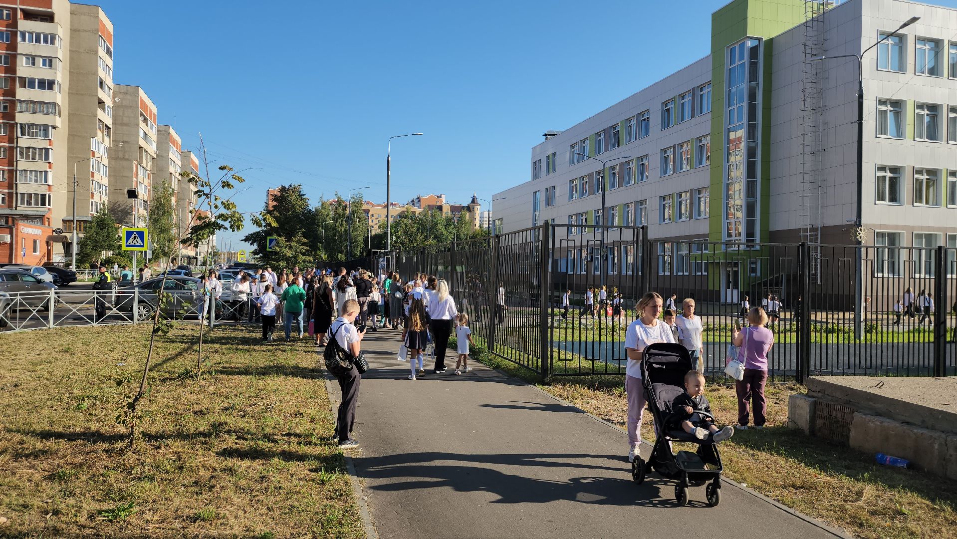 серпухов, школа 19, улица юбилейная, роман катасонов, день знаний, беслан,