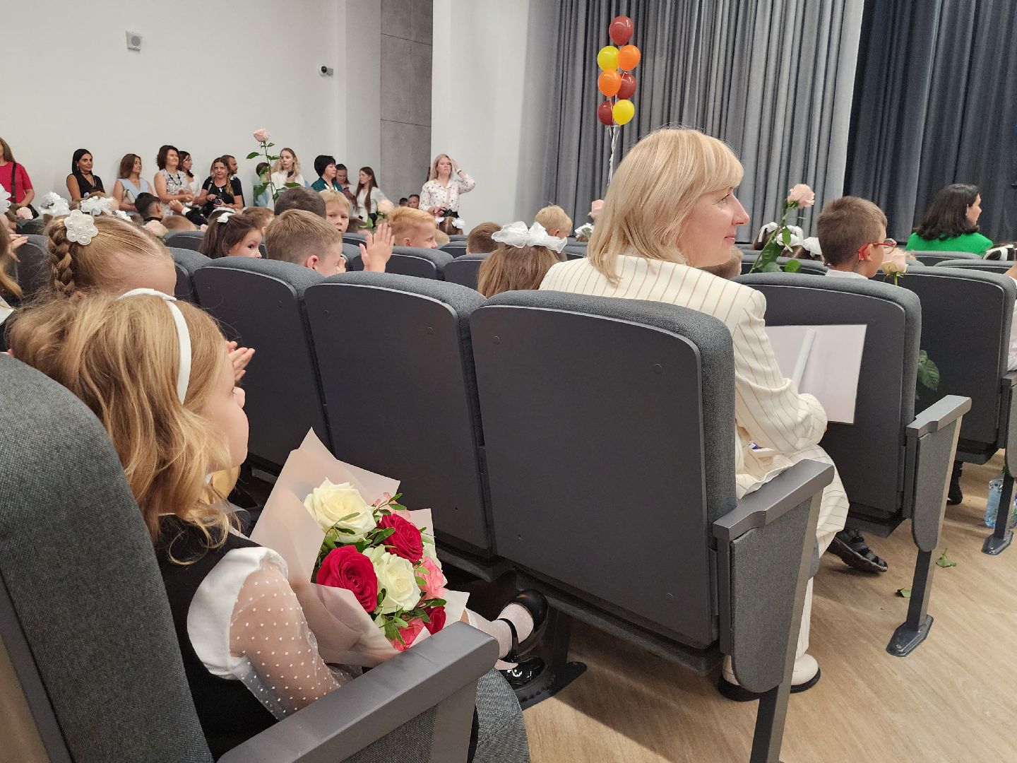 новая школа, первый звонок,