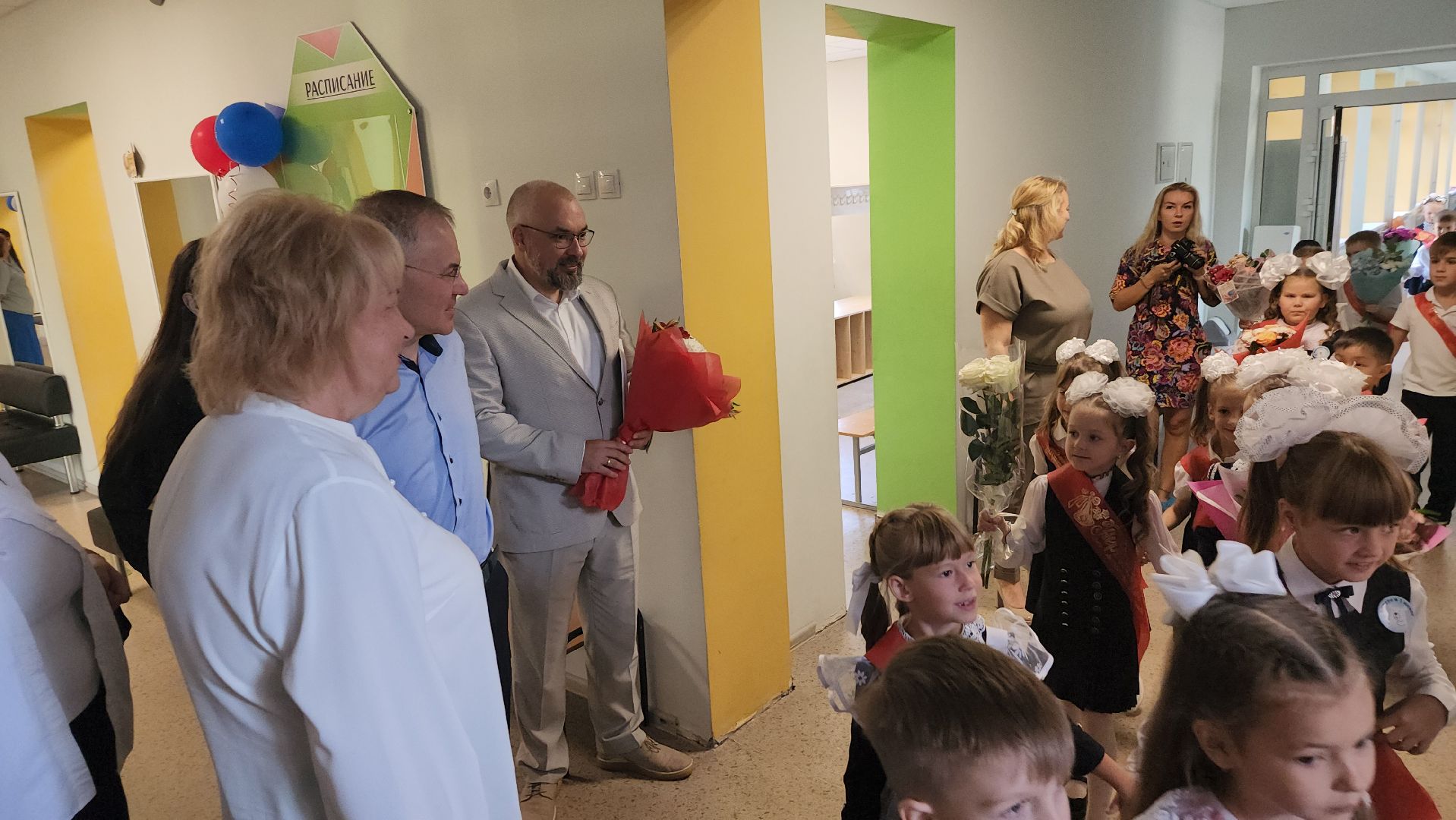 серпухов, поселок пролетарский, пролетарская школа, день знаний, депутат госдумы, первоклассники,