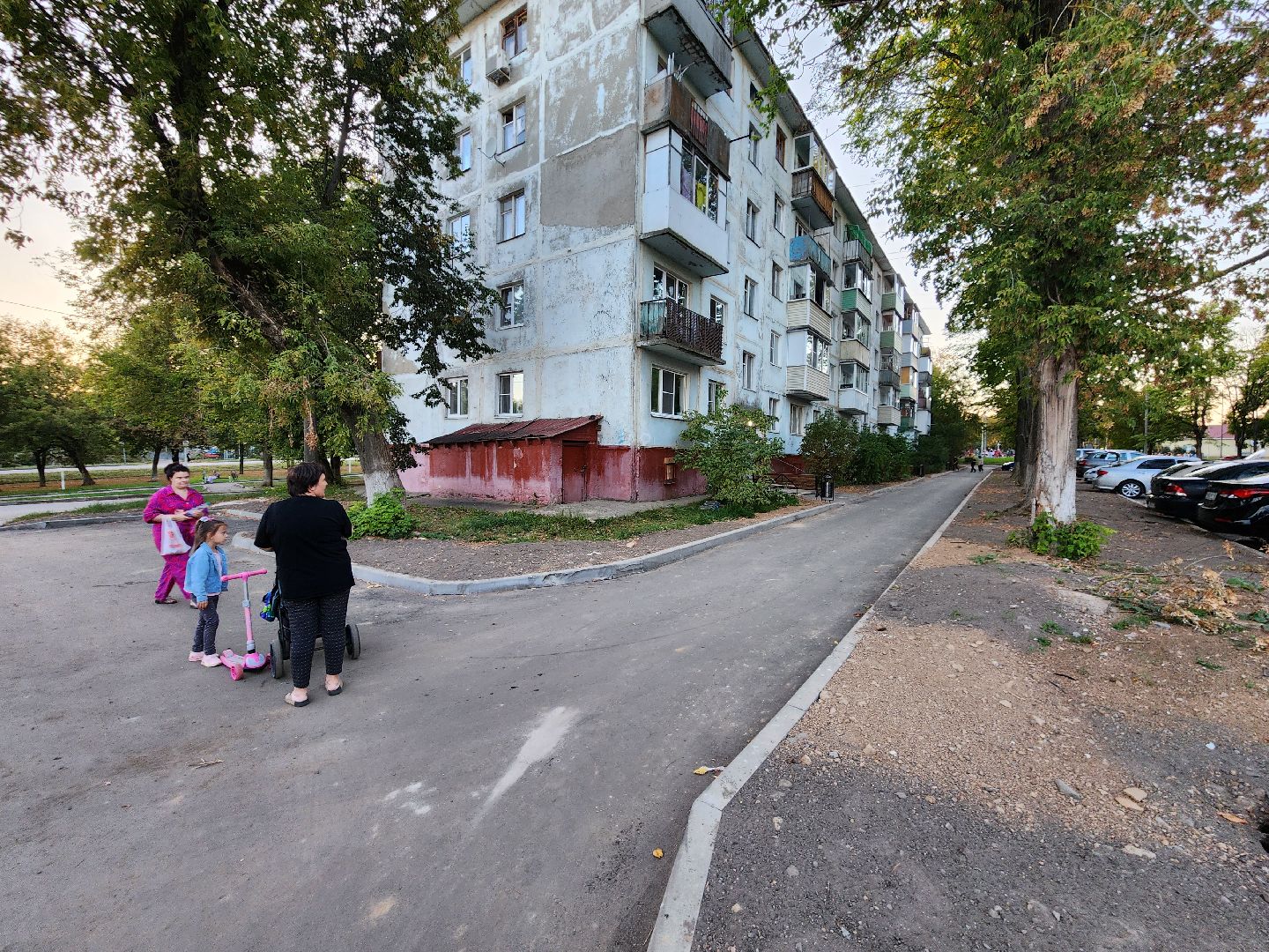 Чехов, улица Гагарина, комплексное благоустройство двора, дворовая территория, формирование комфортной городской среды, парковки, проезды, пешеходная дорожка,