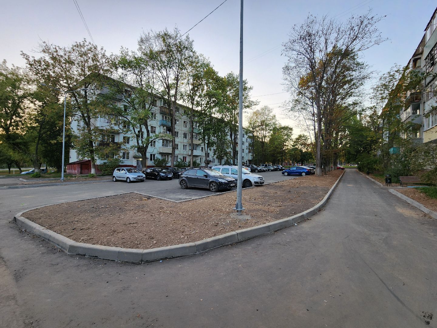 Чехов, улица Гагарина, комплексное благоустройство двора, дворовая территория, формирование комфортной городской среды, парковки, проезды, пешеходная дорожка,