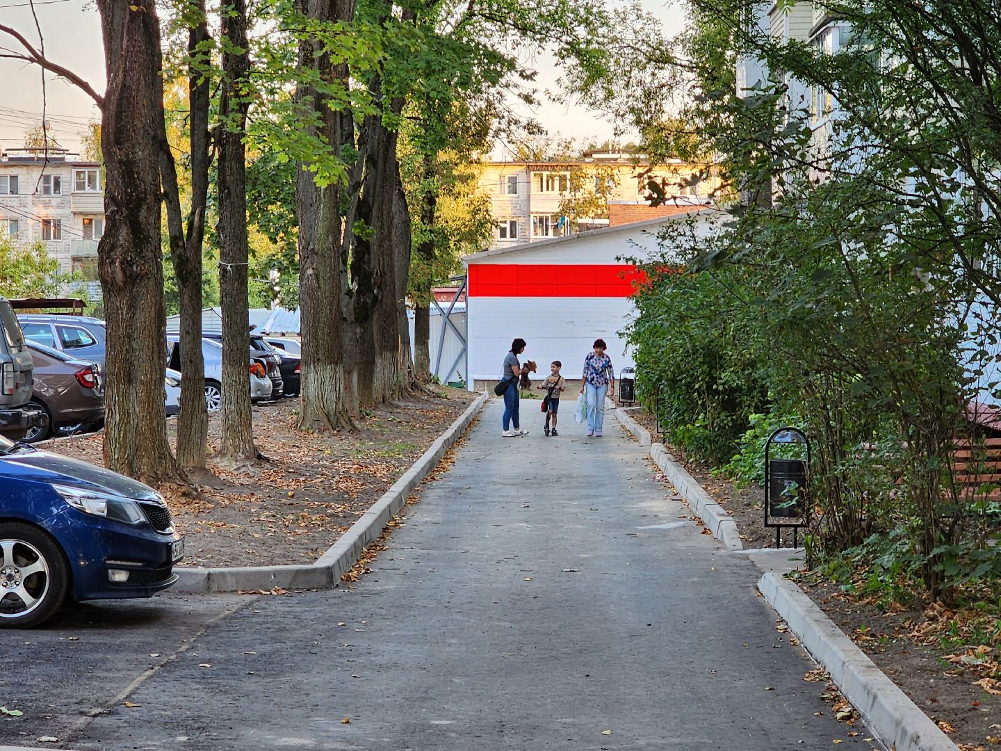Чехов, улица Гагарина, комплексное благоустройство двора, дворовая территория, формирование комфортной городской среды, парковки, проезды, пешеходная дорожка,