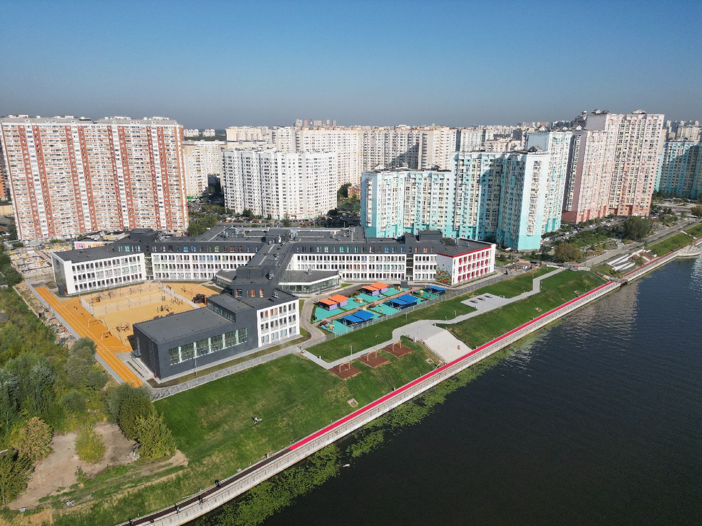 видео с коптера, школа, красногорск,