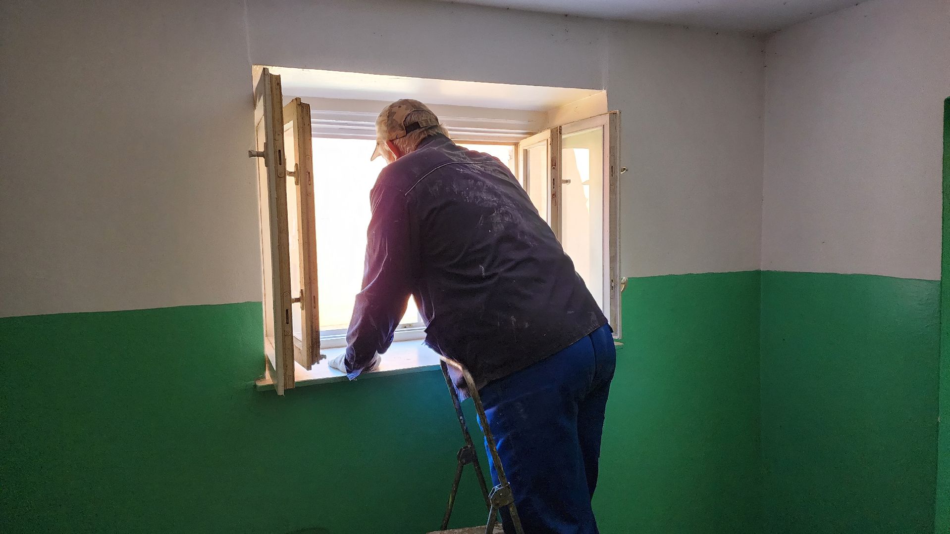 Бронницы, Поселок Горка, Покраска окон, Подготовка к зимнему периоду,