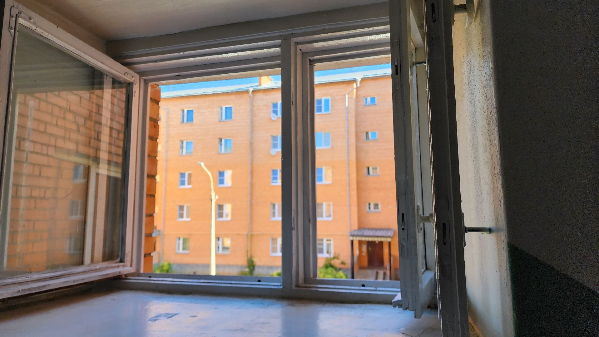 Бронницы, Поселок Горка, Покраска окон, Подготовка к зимнему периоду,