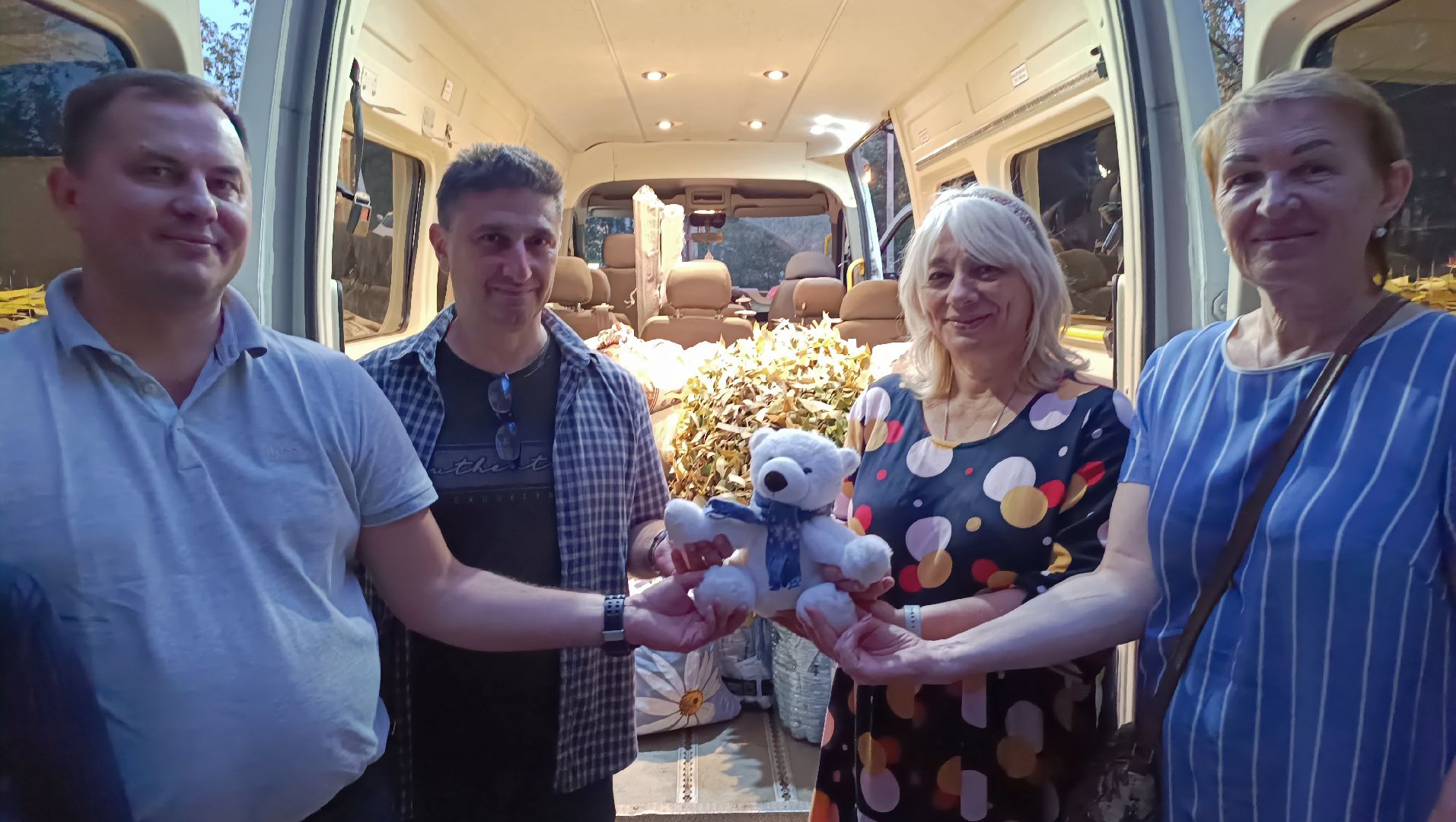 волонеры, сво, лобня, гуманитарная помощь,