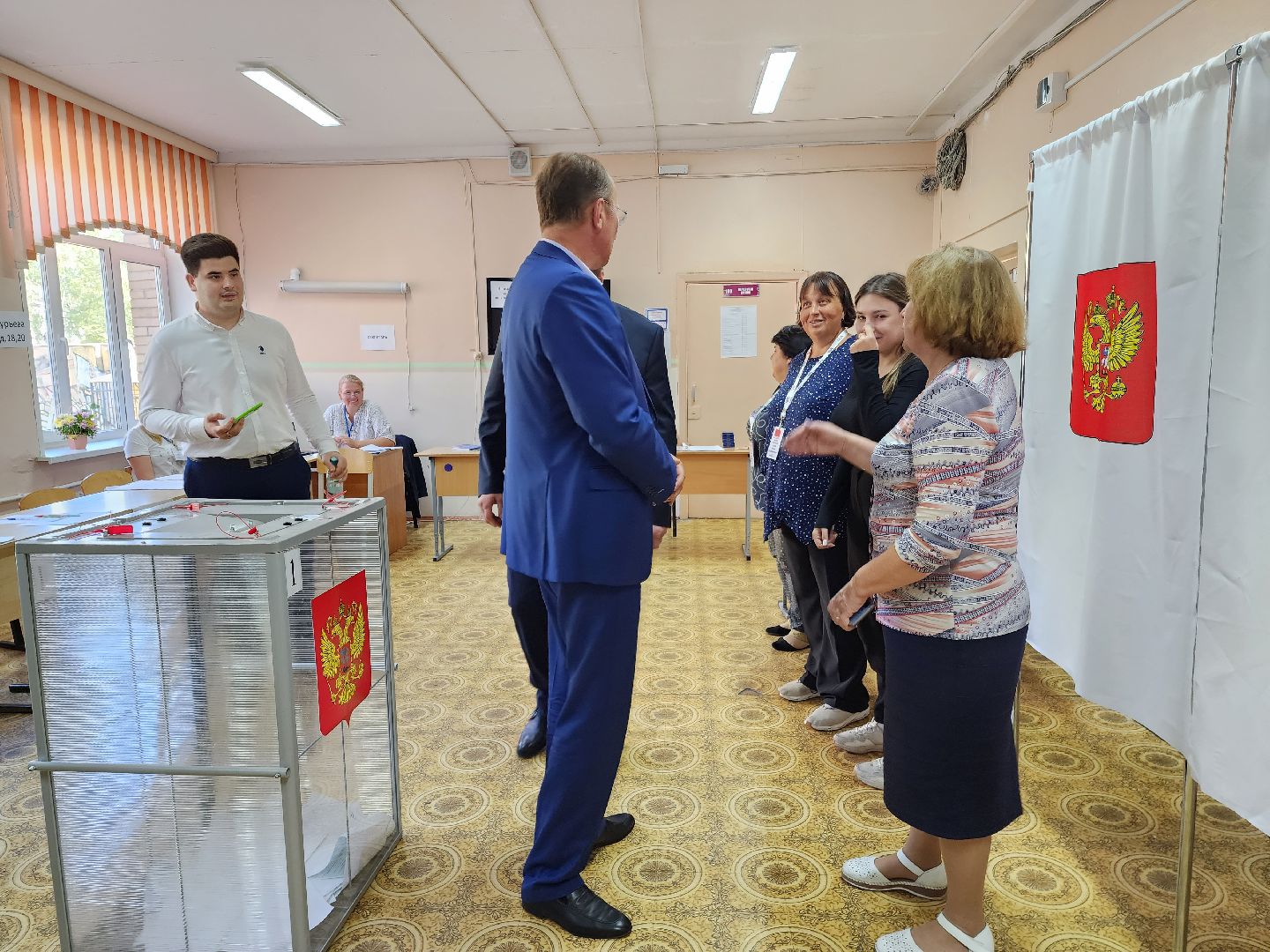 раменское, выборы, депутат московской областной думы посетил избирательные участки в Раменском,