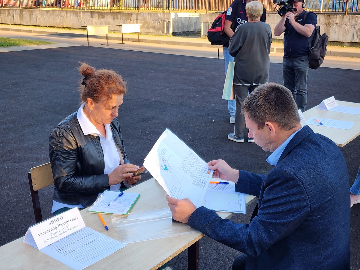 Чехов, поселок Любучаны, выездная администрация, встреча с жителями, обращения жителей, СНТ Флора, деревня Леониха, вывоз мусора, обращение с ТКО, контейнеровоз, электроснабжение, скачки напряжения, Россети,