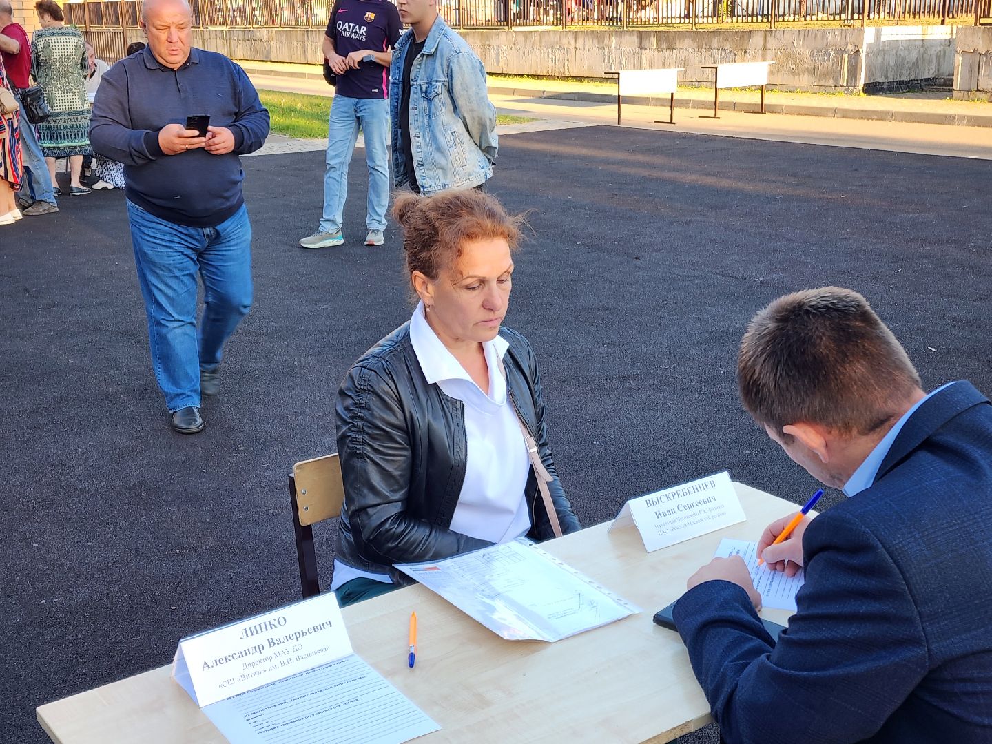 Чехов, поселок Любучаны, выездная администрация, встреча с жителями, обращения жителей, СНТ Флора, деревня Леониха, вывоз мусора, обращение с ТКО, контейнеровоз, электроснабжение, скачки напряжения, Россети,